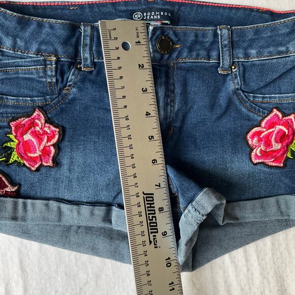 Boom Boo Jeans Women’s Denim Short Shorts size 7 (S),Jean Blue,Embroidered Roses - Picture 5 of 10